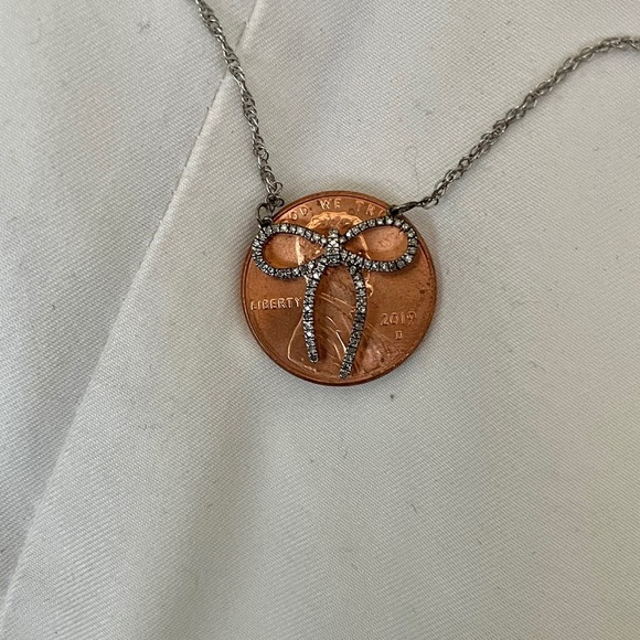 lovely bow diamond and sterling necklace - Picture 4 of 5